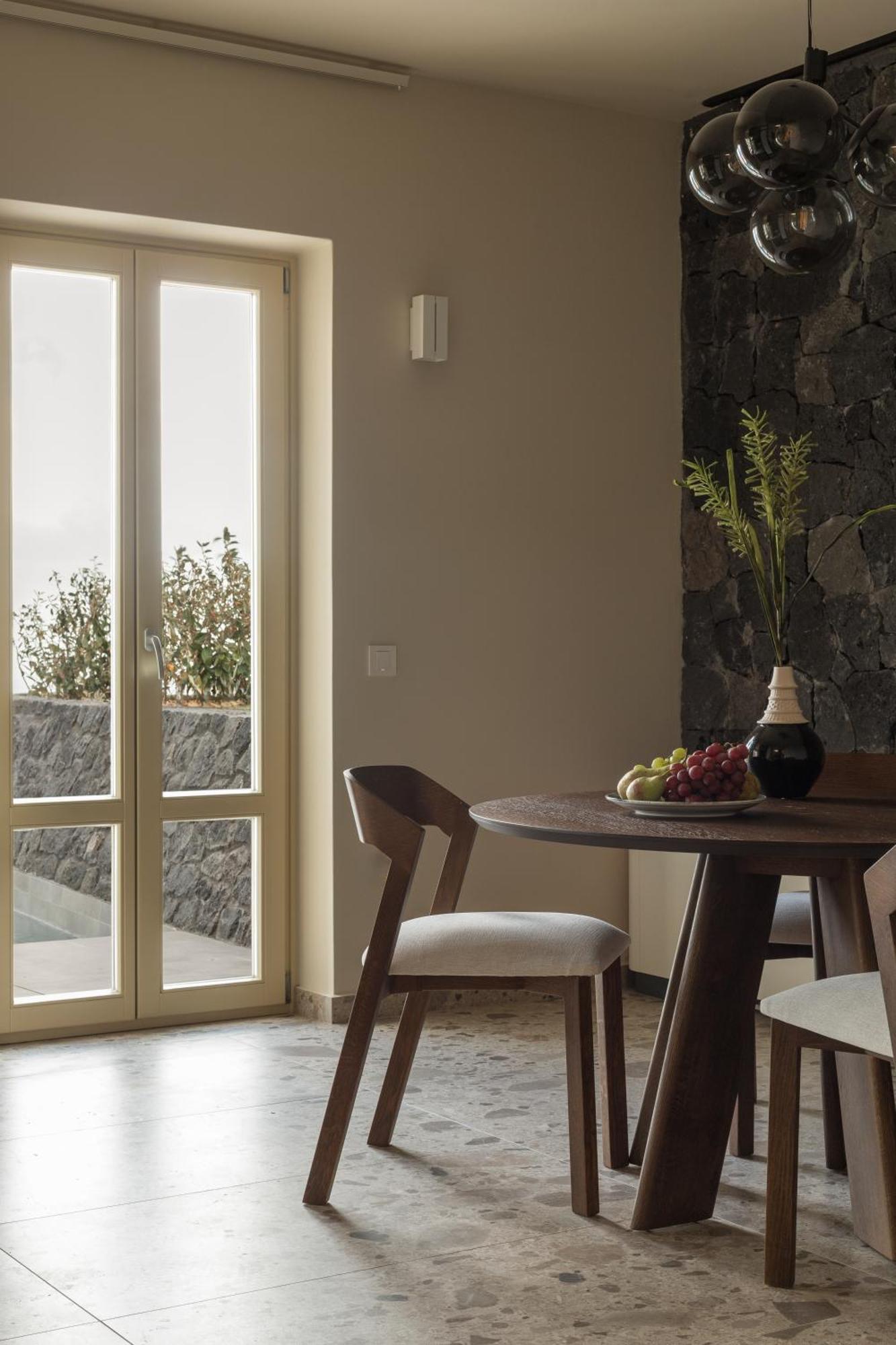 Almarossa Luxury * Βούρβουλος